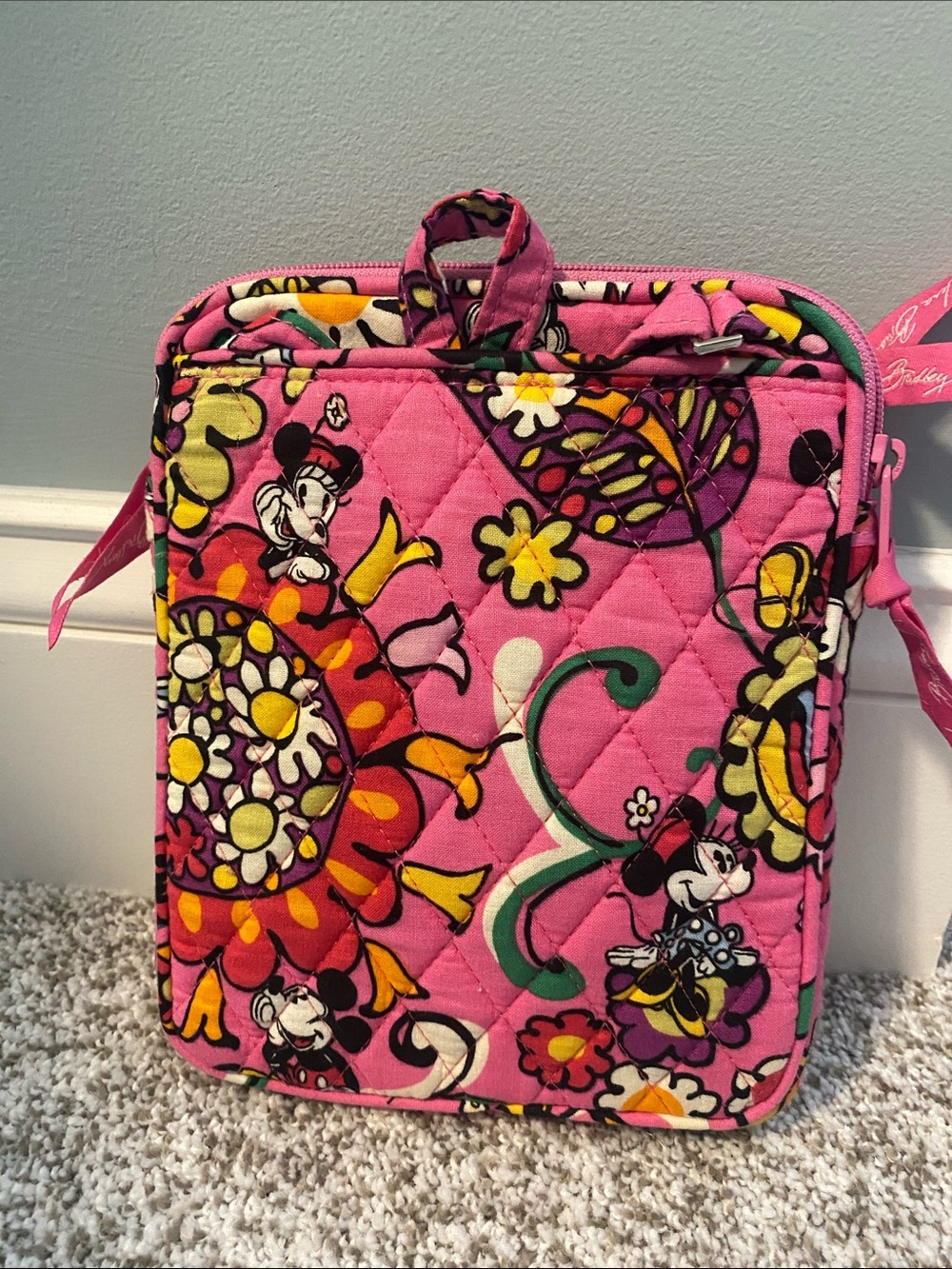 Vera Bradley Pink Floral Minnie Mouse Quilted Crossbody Organizer Disney - Picture 2 of 5